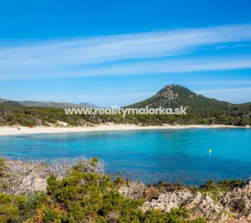 Na predaj apartmán s terasou len pár krokov od mora v Cala Rajada, Malorka