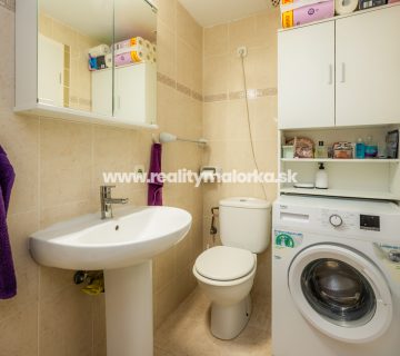 Na predaj apartmán s terasou len pár krokov od mora v Cala Rajada, Malorka