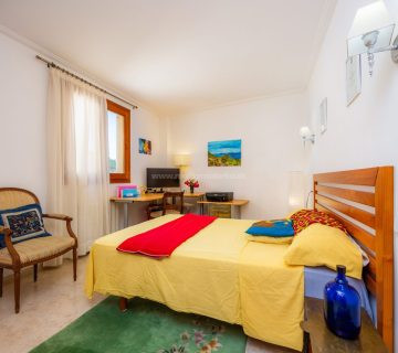 Na predaj priestranný apartmán v Capdepera s výhľadom na more, Malorka