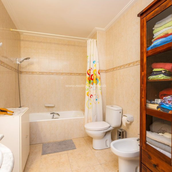 Na predaj priestranný apartmán v Capdepera s výhľadom na more, Malorka