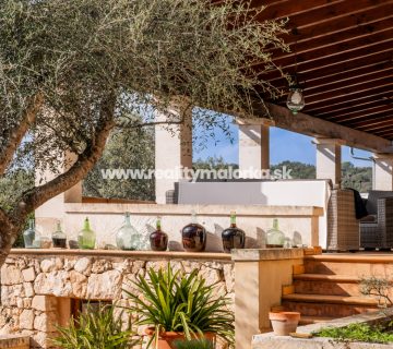 Na predaj finca s veľkým pozemkom v Porto Cristo, Malorka