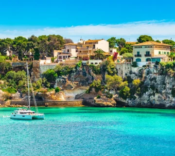 Porto Cristo   centrum pokoja, jaskýň a perál