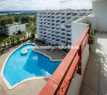 Na predaj apartmán s výhľadom na more v Puerto de Alcúdia, Malorka