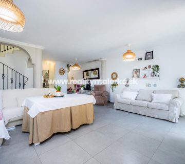 Na predaj radový dom s bazénom len kúsok od mora v Cala Rajada, Malorka